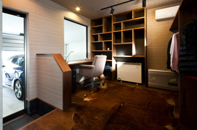 ガレージハウス　書斎　シブサワスタイル