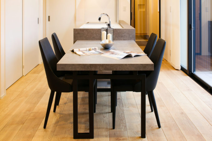 シブサワスタイル　造作　造作家具　ダイニングテーブル　脚　デザイン　コンクリート調　インダストリアル　インテリア