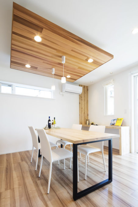 シブサワスタイル　ナチュラル　造作　カウンター　勉強スペース　造作家具　LDK　ダイニング　レッドシダー