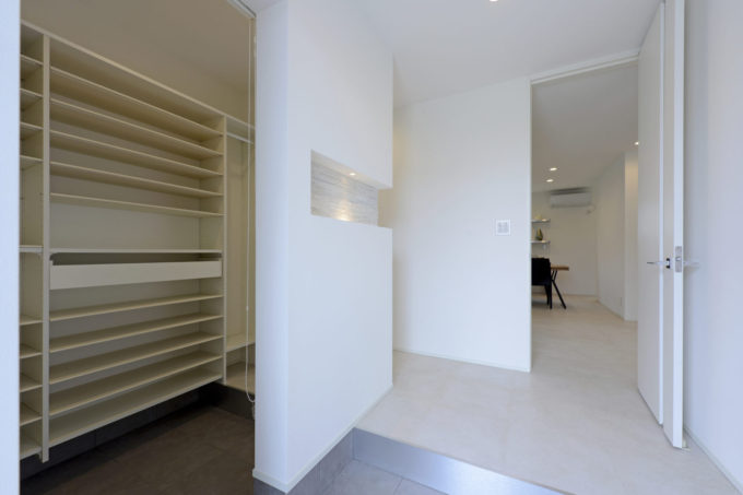 シブサワスタイル　玄関　シューズクローク　