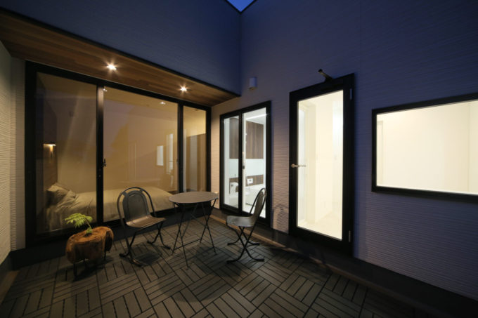 シブサワスタイル　リゾート　2階バルコニー　寝室　バスルーム