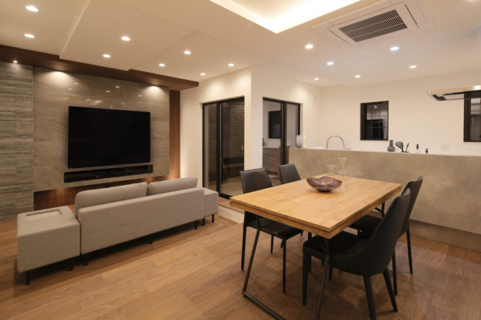 シブサワスタイル　リビング　照明演出