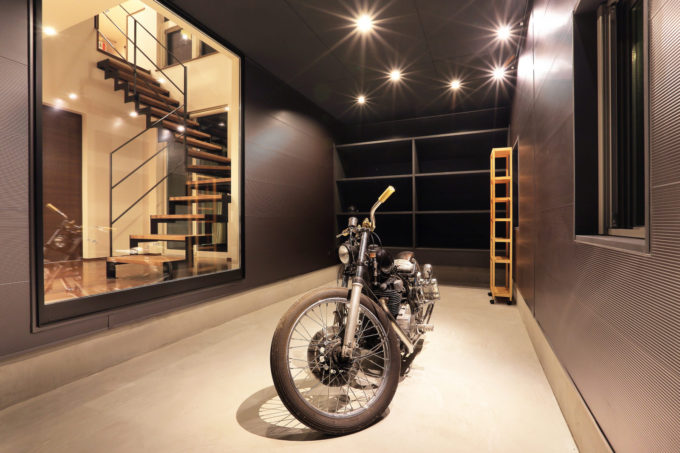シブサワスタイル　注文住宅　バイクガレージ