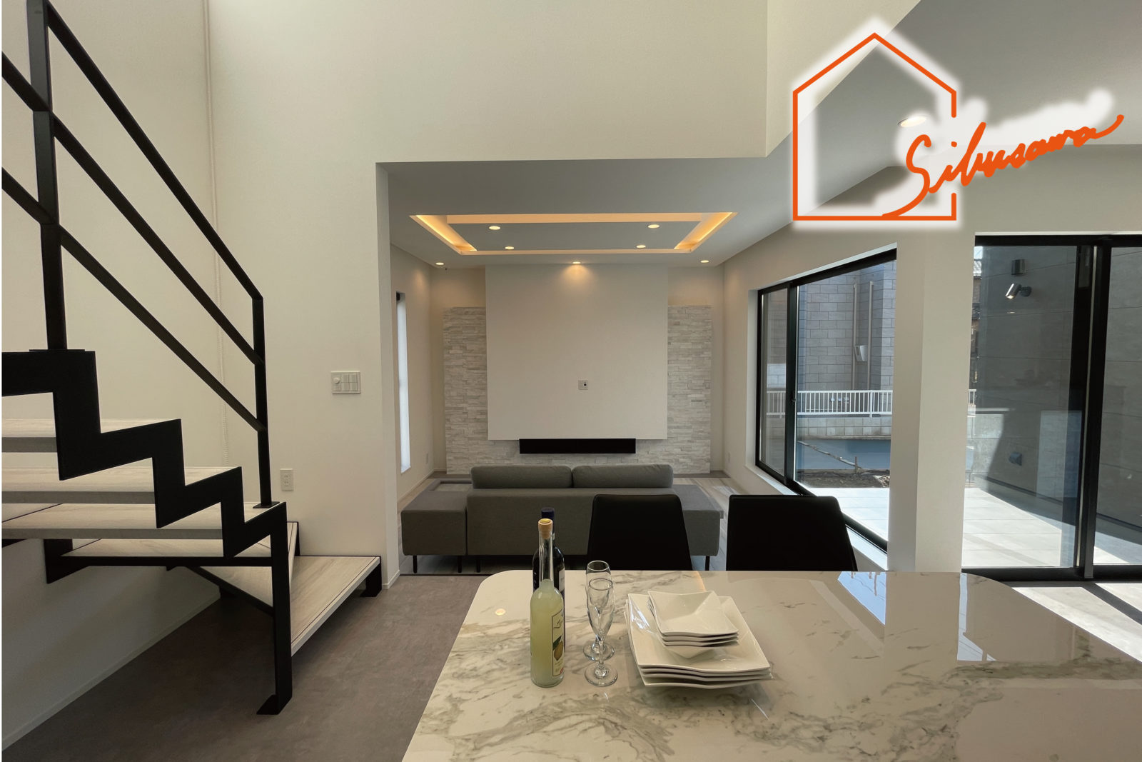 伊勢崎市　デザイン性・効率性・快適性を集約したシックモダンなリゾート邸宅　完成・お引渡し